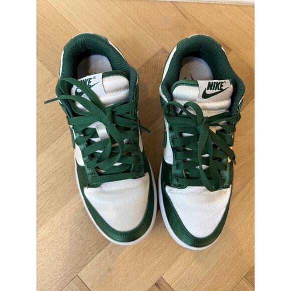 NIKE- Dunk Low Varsity Satin Green and White - US 7 - Picture 11 of 14